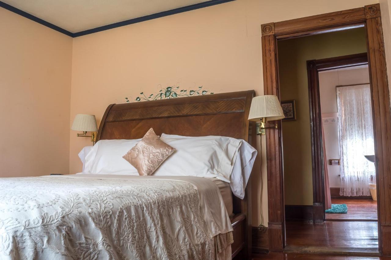The Ann Stevens House 3* Cassadaga