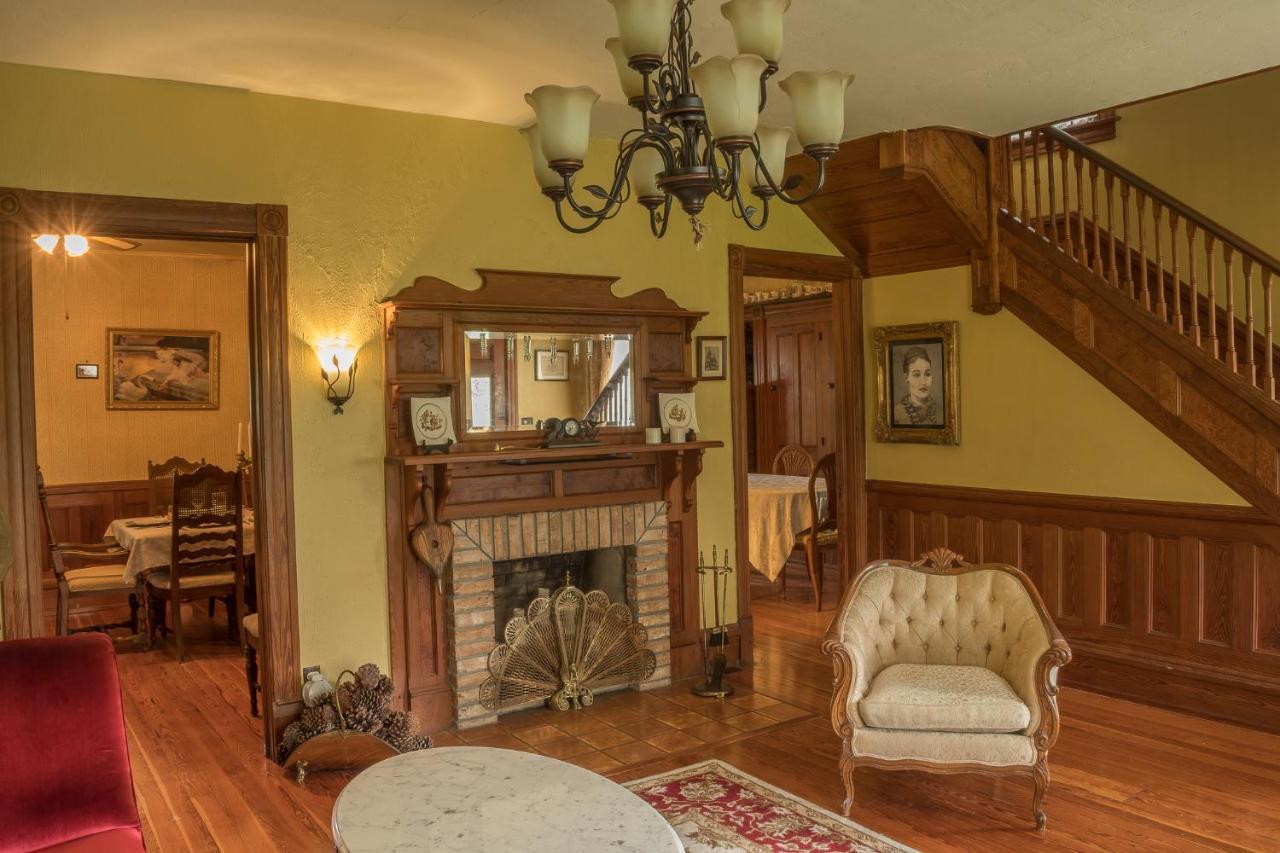 The Ann Stevens House 3* Cassadaga